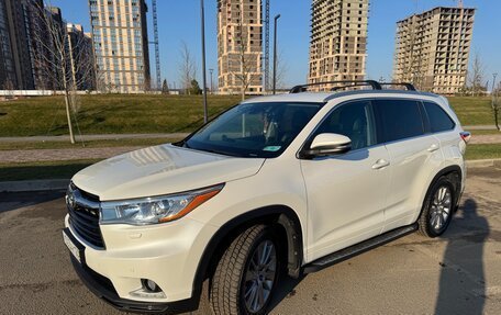 Toyota Highlander III, 2014 год, 3 100 000 рублей, 2 фотография