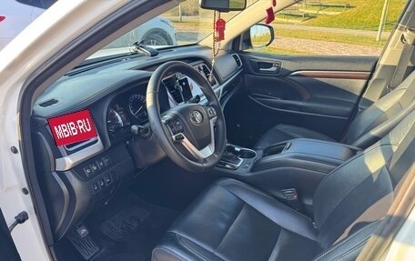 Toyota Highlander III, 2014 год, 3 100 000 рублей, 8 фотография