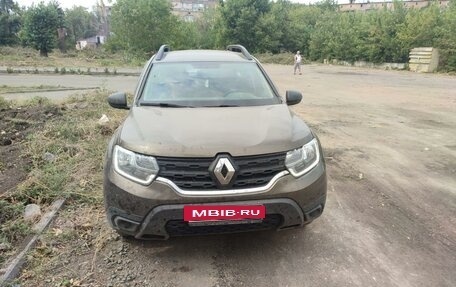 Renault Duster, 2022 год, 1 550 000 рублей, 2 фотография