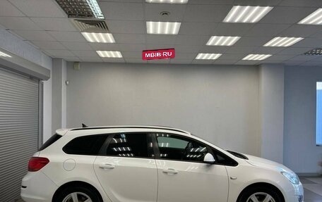 Opel Astra J, 2011 год, 595 000 рублей, 4 фотография