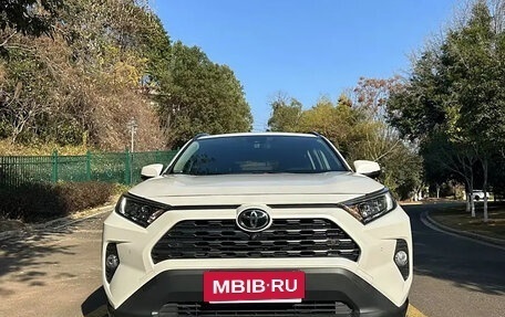 Toyota RAV4, 2022 год, 2 575 000 рублей, 2 фотография