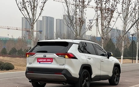 Toyota RAV4, 2022 год, 3 050 000 рублей, 5 фотография