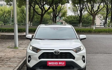 Toyota RAV4, 2022 год, 2 540 000 рублей, 2 фотография