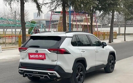 Toyota RAV4, 2022 год, 2 852 000 рублей, 4 фотография