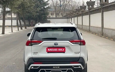 Toyota RAV4, 2022 год, 2 852 000 рублей, 5 фотография