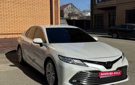 Toyota Camry, 2020 год, 3 370 000 рублей, 2 фотография