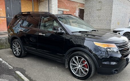 Ford Explorer VI, 2013 год, 2 300 000 рублей, 4 фотография