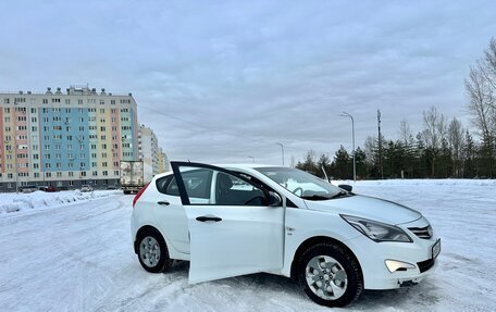 Hyundai Solaris II рестайлинг, 2015 год, 960 000 рублей, 2 фотография