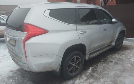 Mitsubishi Pajero Sport III рестайлинг, 2018 год, 3 400 000 рублей, 2 фотография