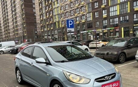 Hyundai Solaris II рестайлинг, 2011 год, 850 000 рублей, 4 фотография