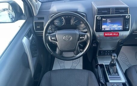 Toyota Land Cruiser Prado 150 рестайлинг 2, 2019 год, 5 450 000 рублей, 6 фотография