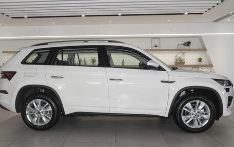 Skoda Kodiaq I, 2025 год, 4 680 000 рублей, 14 фотография