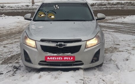 Chevrolet Cruze II, 2013 год, 900 000 рублей, 3 фотография