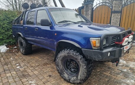 Toyota Hilux VI, 1994 год, 2 350 000 рублей, 2 фотография