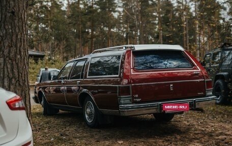 Oldsmobile Vista Cruiser III, 1977 год, 4 400 000 рублей, 5 фотография