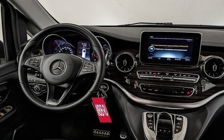 Mercedes-Benz V-Класс, 2019 год, 7 990 000 рублей, 30 фотография