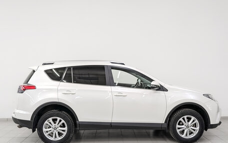 Toyota RAV4, 2017 год, 2 495 000 рублей, 4 фотография