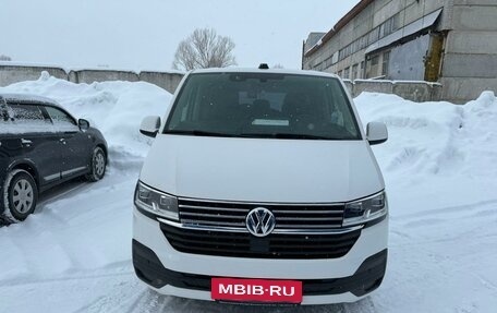 Volkswagen Caravelle T6 рестайлинг, 2020 год, 5 350 000 рублей, 2 фотография