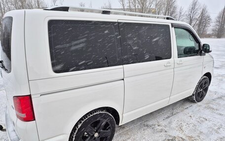 Volkswagen Caravelle T5, 2015 год, 2 400 000 рублей, 7 фотография