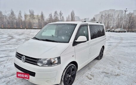 Volkswagen Caravelle T5, 2015 год, 2 400 000 рублей, 3 фотография