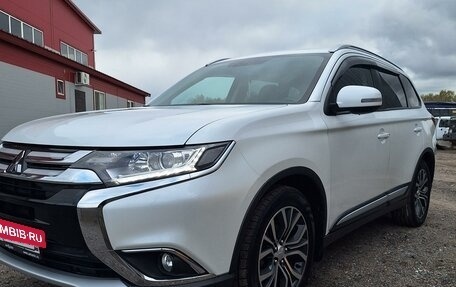 Mitsubishi Outlander III рестайлинг 3, 2016 год, 2 500 000 рублей, 6 фотография