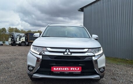 Mitsubishi Outlander III рестайлинг 3, 2016 год, 2 500 000 рублей, 7 фотография