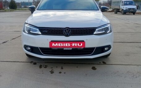 Volkswagen Jetta VI, 2012 год, 1 229 900 рублей, 2 фотография