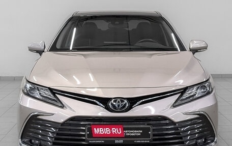 Toyota Camry, 2022 год, 3 790 000 рублей, 2 фотография