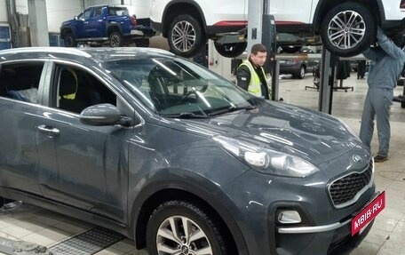 KIA Sportage IV рестайлинг, 2020 год, 2 100 000 рублей, 2 фотография