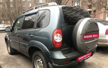 Chevrolet Niva I рестайлинг, 2011 год, 670 000 рублей, 4 фотография