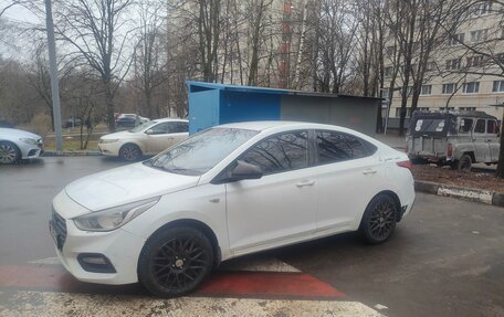 Hyundai Solaris II рестайлинг, 2018 год, 1 200 000 рублей, 2 фотография