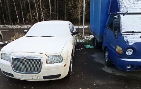 Chrysler 300C II, 2005 год, 1 500 000 рублей, 1 фотография