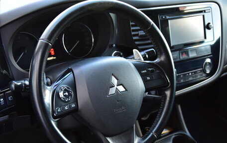 Mitsubishi Outlander III рестайлинг 3, 2014 год, 1 900 000 рублей, 14 фотография