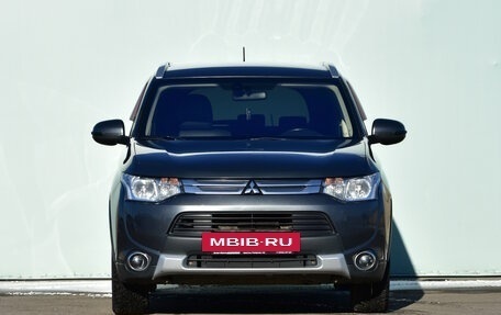 Mitsubishi Outlander III рестайлинг 3, 2014 год, 1 900 000 рублей, 8 фотография