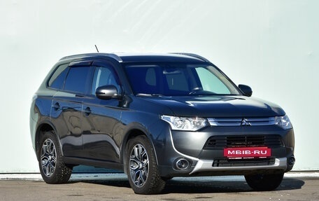 Mitsubishi Outlander III рестайлинг 3, 2014 год, 1 900 000 рублей, 7 фотография