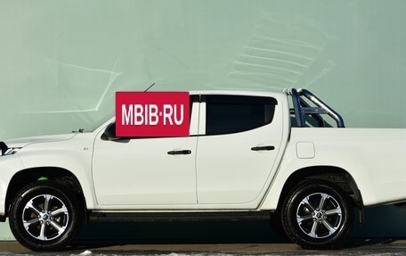 Mitsubishi L200 IV рестайлинг, 2021 год, 2 780 000 рублей, 2 фотография