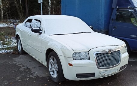 Chrysler 300C II, 2005 год, 1 500 000 рублей, 7 фотография