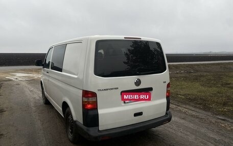 Volkswagen Transporter T5 рестайлинг, 2006 год, 945 000 рублей, 3 фотография