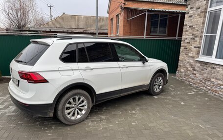 Volkswagen Tiguan II, 2020 год, 2 850 000 рублей, 3 фотография