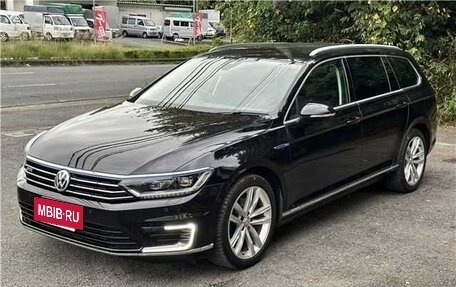 Volkswagen Passat B8 рестайлинг, 2017 год, 1 590 000 рублей, 2 фотография