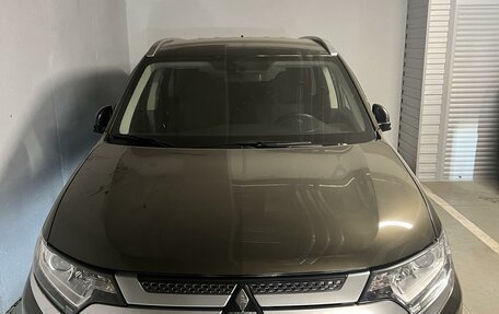 Mitsubishi Outlander III рестайлинг 3, 2019 год, 2 670 000 рублей, 23 фотография