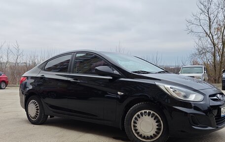 Hyundai Solaris II рестайлинг, 2013 год, 970 000 рублей, 4 фотография