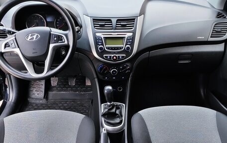 Hyundai Solaris II рестайлинг, 2013 год, 970 000 рублей, 10 фотография