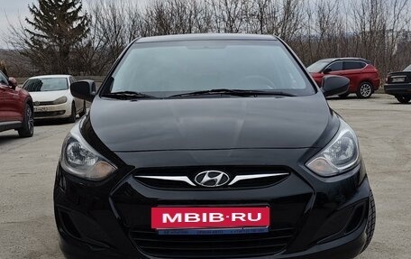 Hyundai Solaris II рестайлинг, 2013 год, 970 000 рублей, 3 фотография