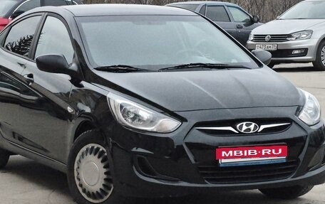 Hyundai Solaris II рестайлинг, 2013 год, 970 000 рублей, 2 фотография