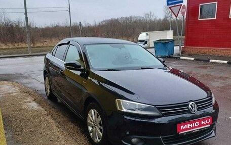 Volkswagen Jetta VI, 2013 год, 1 390 000 рублей, 2 фотография