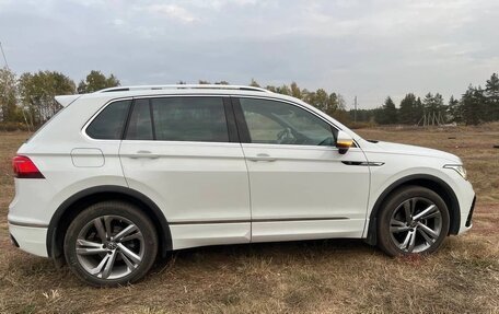 Volkswagen Tiguan II, 2021 год, 3 950 000 рублей, 4 фотография