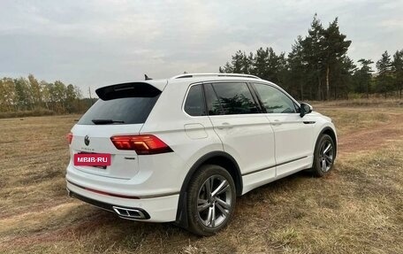 Volkswagen Tiguan II, 2021 год, 3 950 000 рублей, 2 фотография