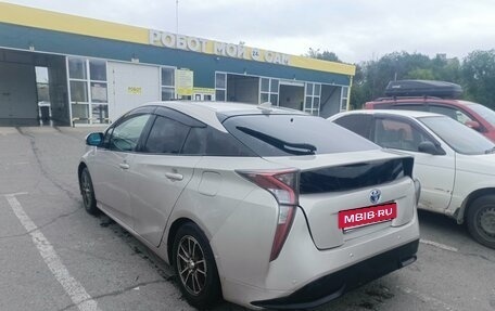 Toyota Prius IV XW50, 2017 год, 1 600 000 рублей, 6 фотография