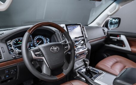 Toyota Land Cruiser 200, 2016 год, 6 950 000 рублей, 12 фотография